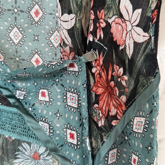 Anthropologie wrap Blouse small - Picture 3 of 4